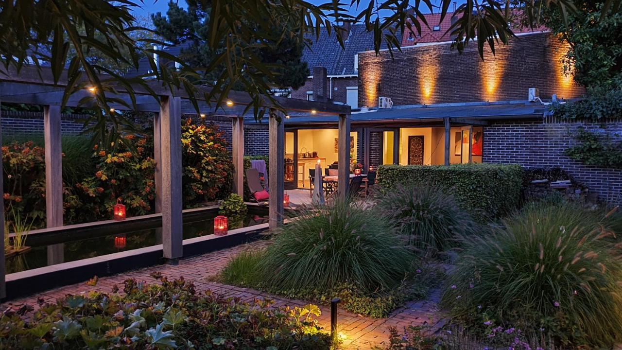 Downtown Hideaway, B&B Grand Deluxe Ейндховен Екстериор снимка