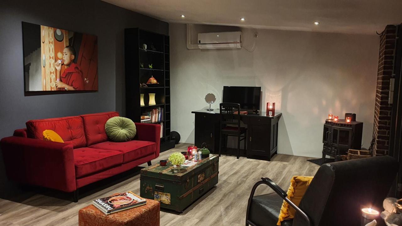 Downtown Hideaway, B&B Grand Deluxe Ейндховен Екстериор снимка