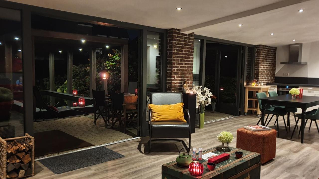 Downtown Hideaway, B&B Grand Deluxe Ейндховен Екстериор снимка