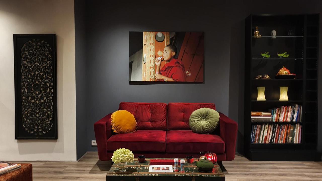 Downtown Hideaway, B&B Grand Deluxe Ейндховен Екстериор снимка